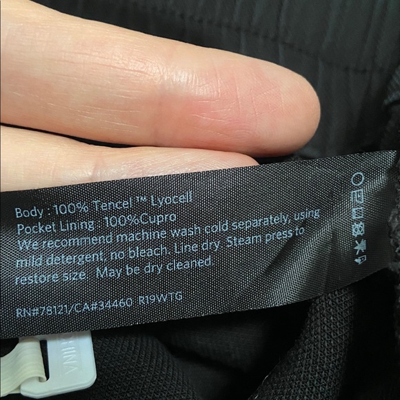 Eileen Fisher cropped wide leg black tencel pants Sz M - Picture 4 of 5